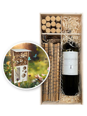 Weinkiste als Bienenhotel
